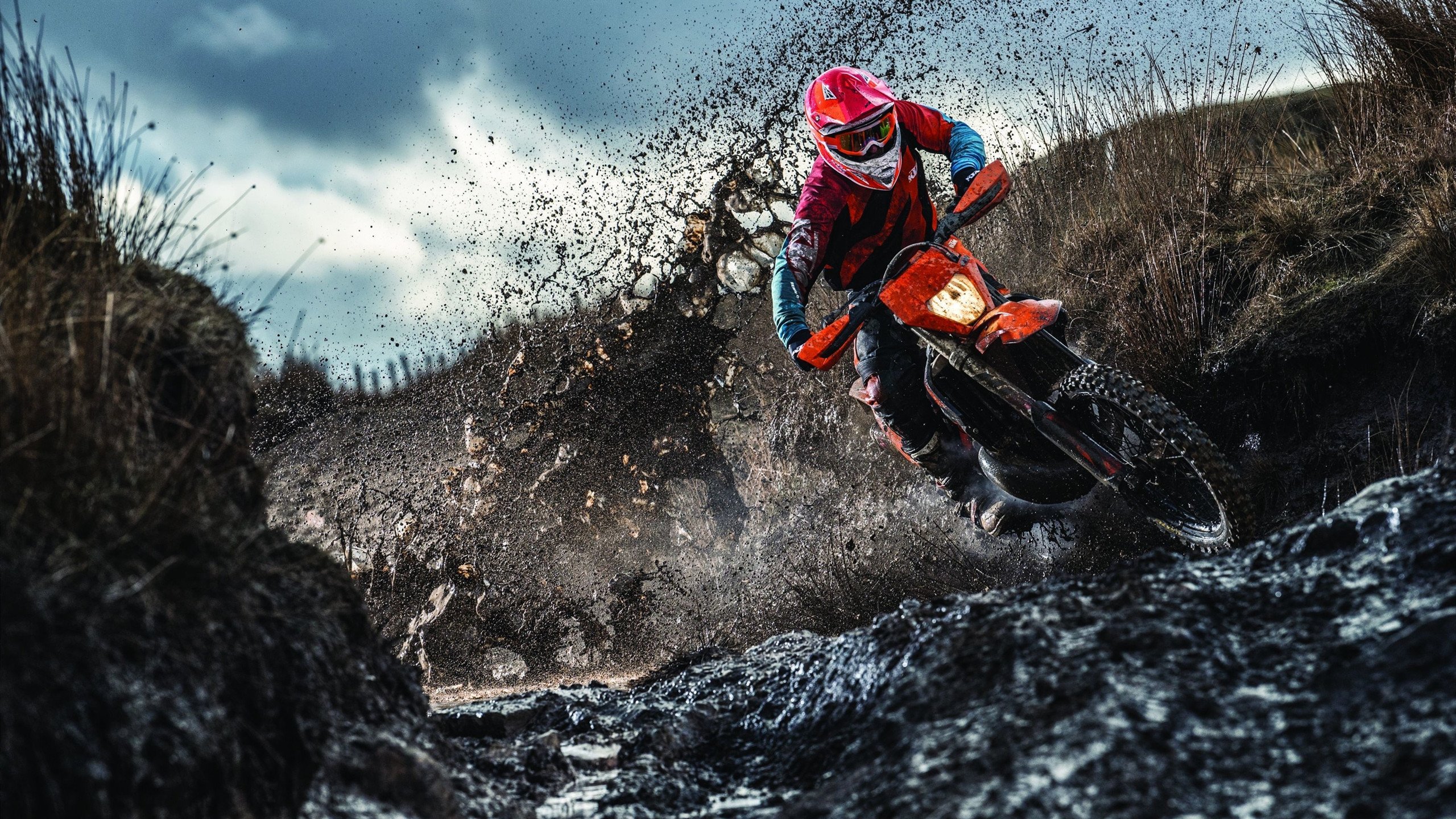 贝林厄姆的满分之夜，当少年英雄在伊拉克的沙漠中升起