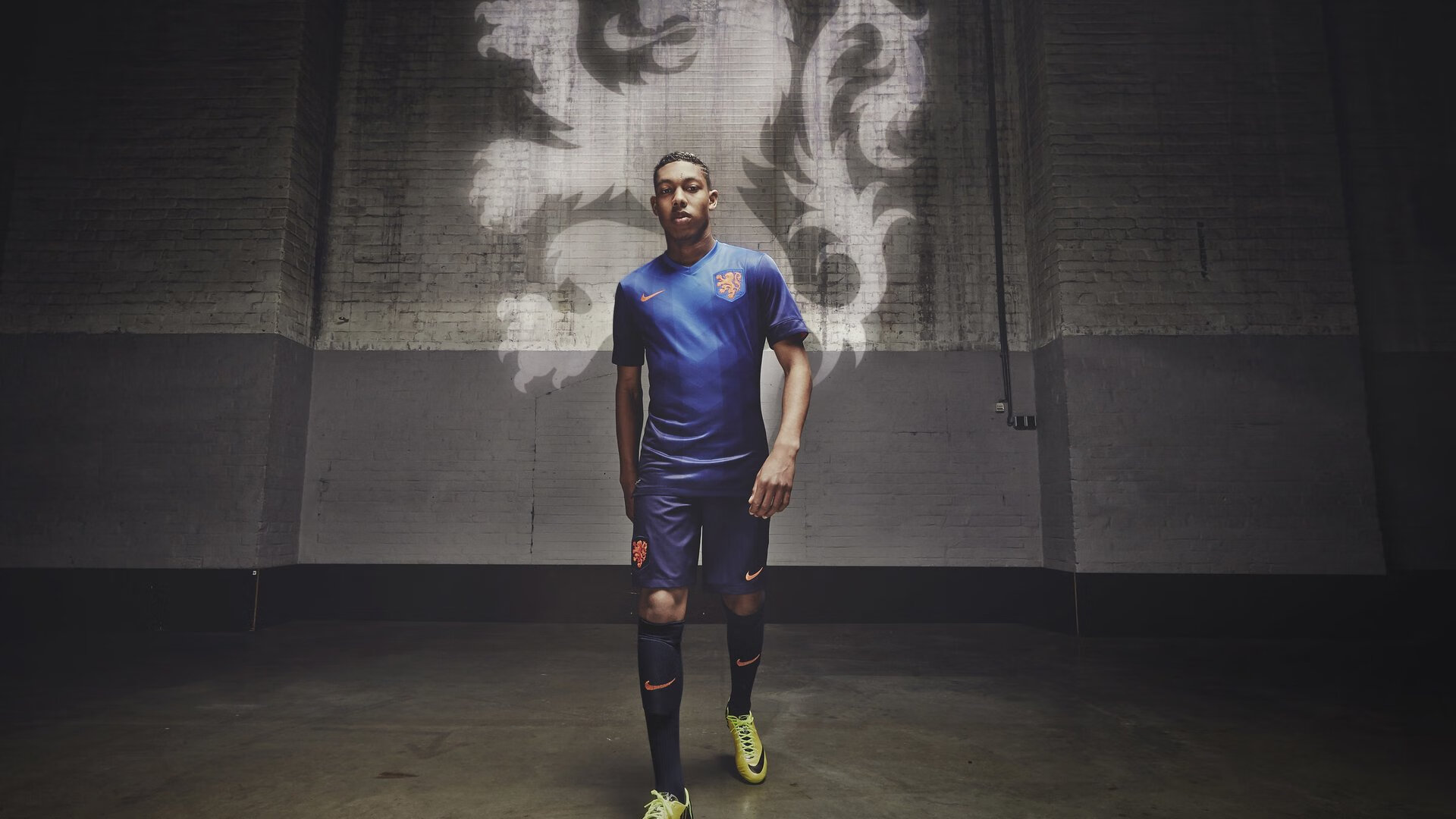 F1街道赛之夜，莫兰特全程高能输出，当引擎轰鸣遇见篮球心跳